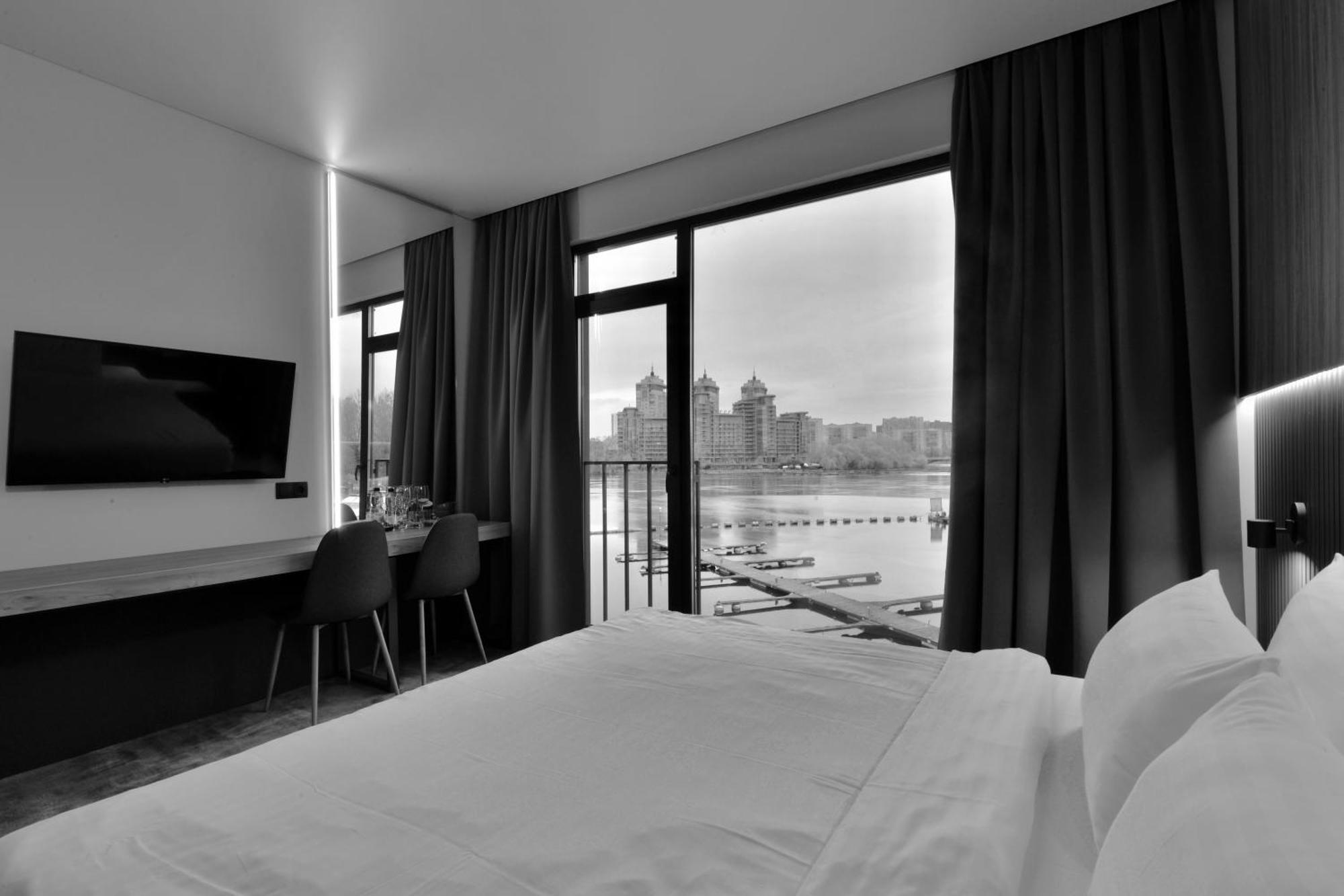 Hotel Fregat Kiev Esterno foto