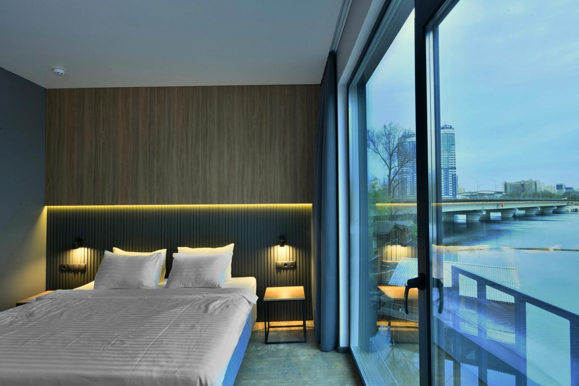 Hotel Fregat Kiev Esterno foto