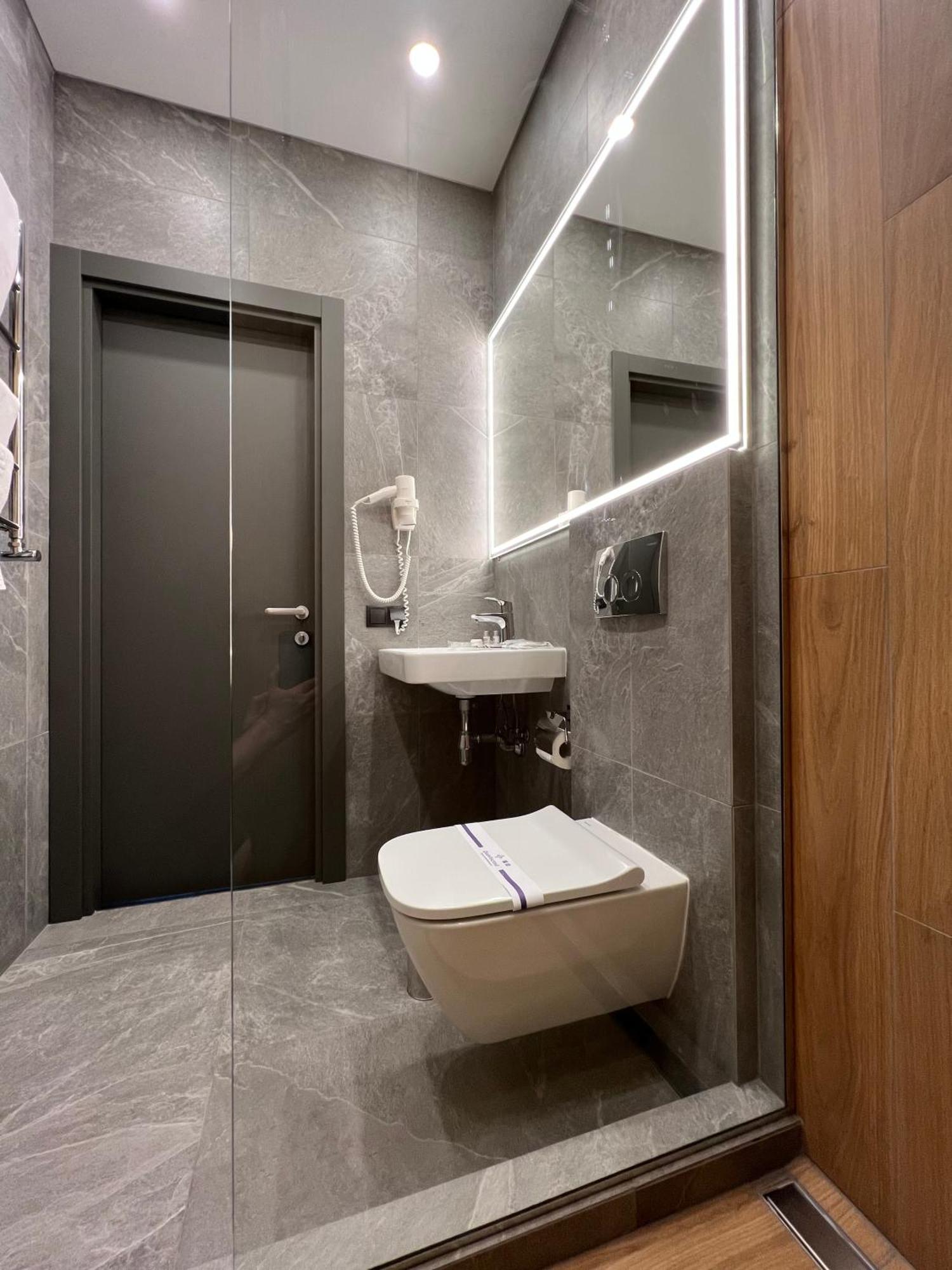 Hotel Fregat Kiev Esterno foto