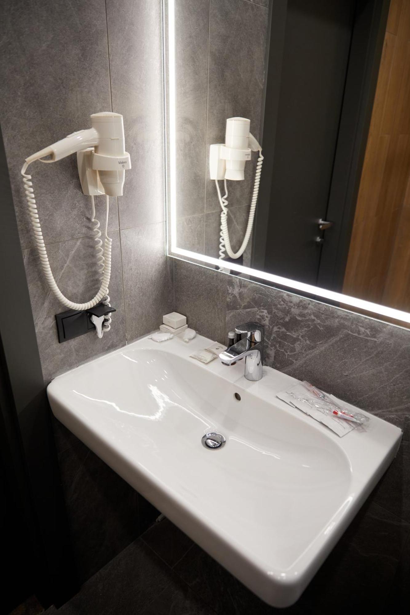Hotel Fregat Kiev Esterno foto